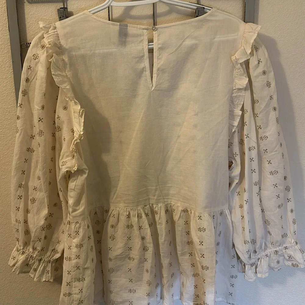 Universal Threads - Picture 6 of 6